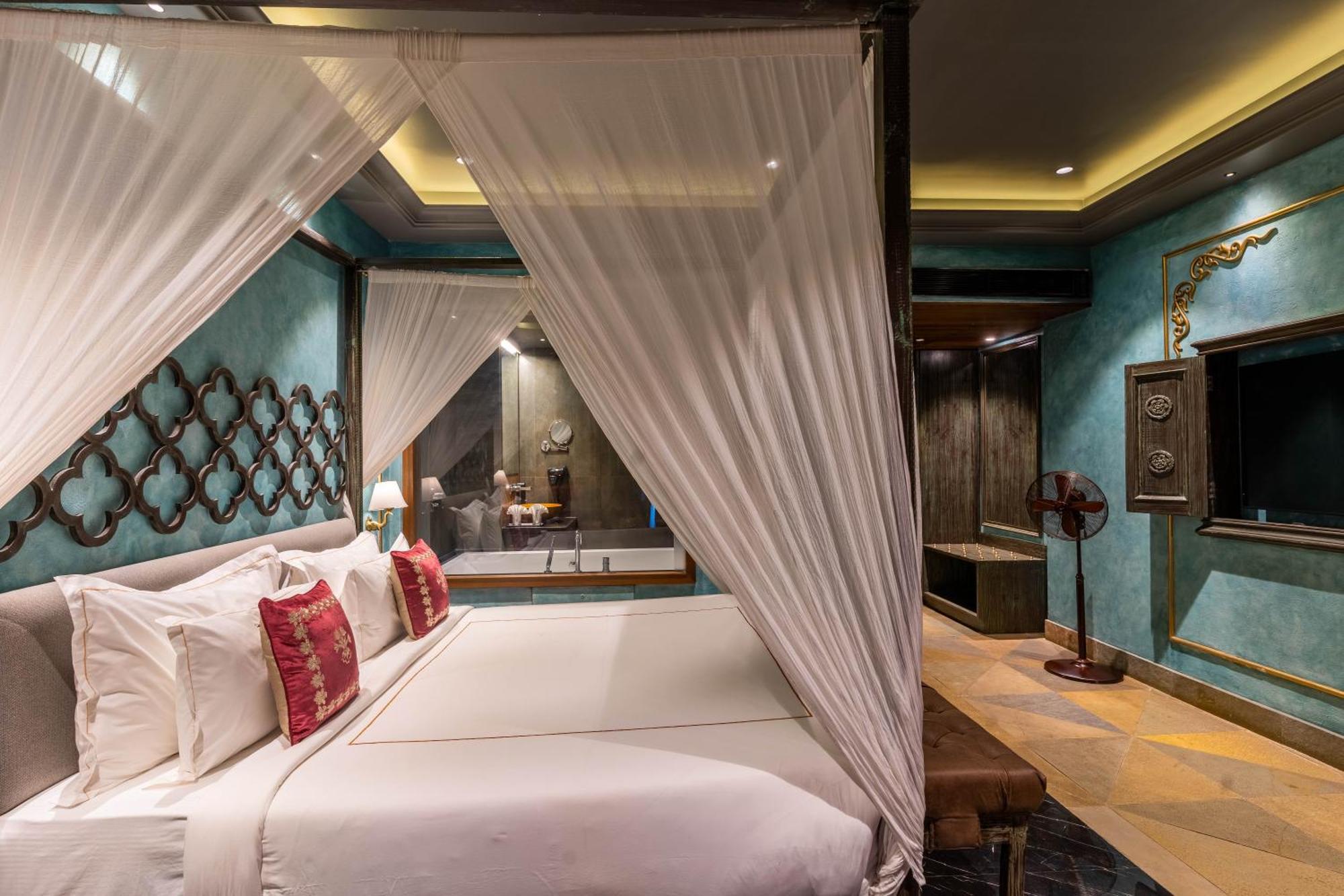Historia Royal Hotel Udaipur Room photo